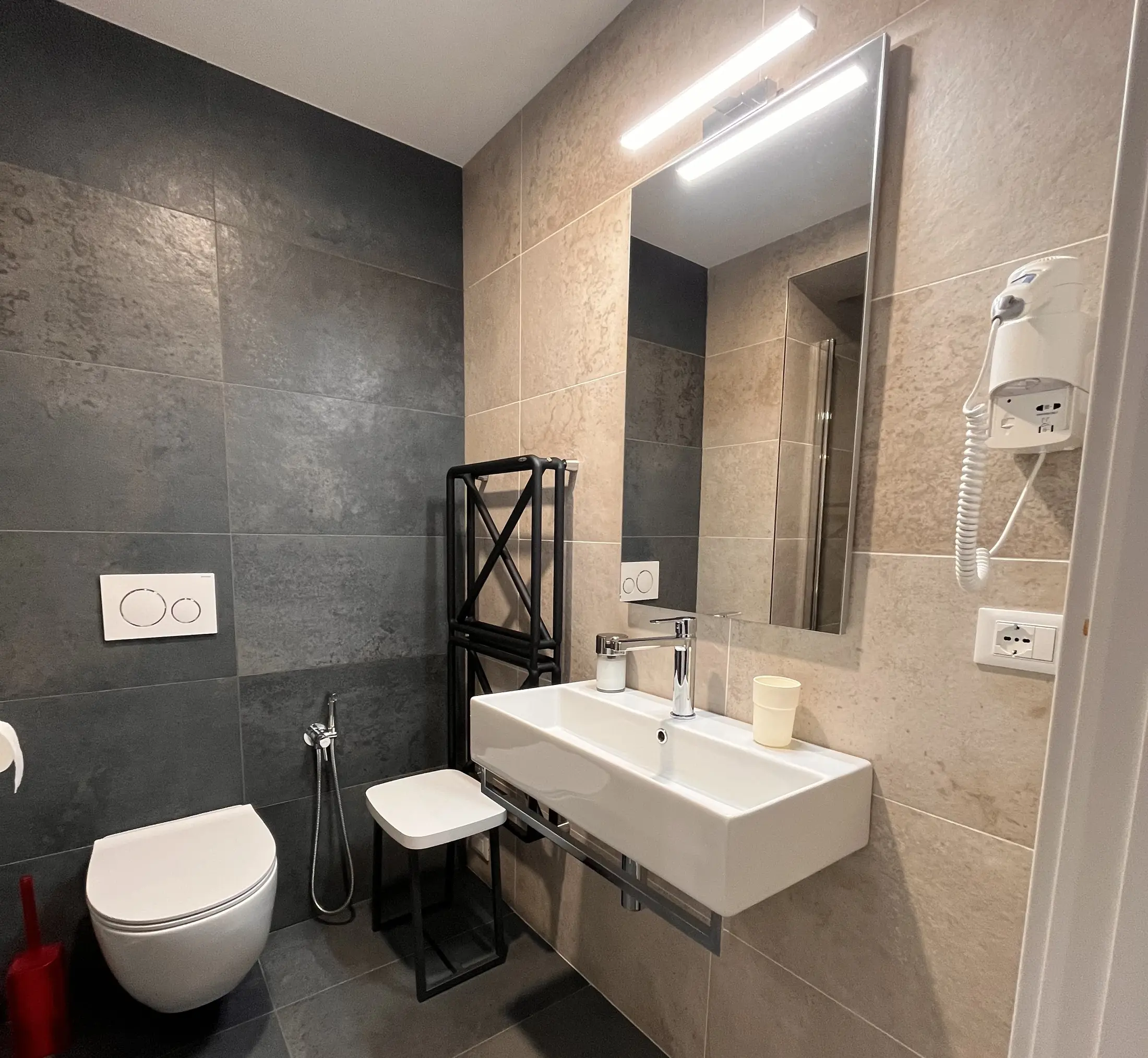 ALBA, il bagno con la doccia