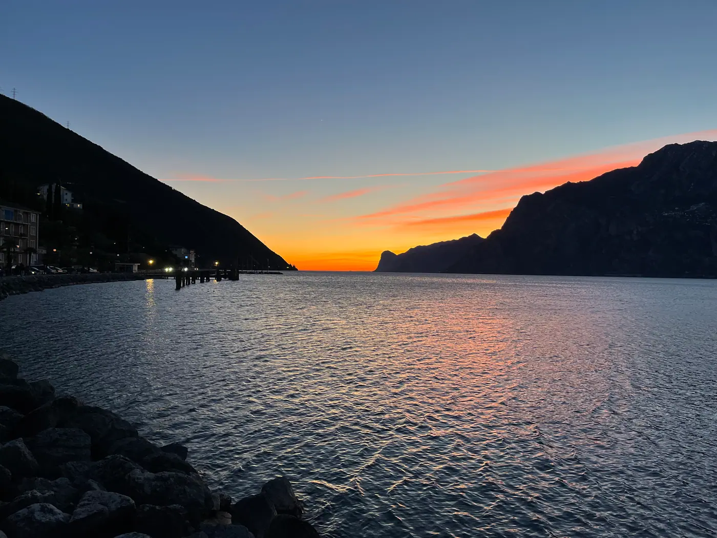 Il tramonto sul lago di Garda da Torbole
